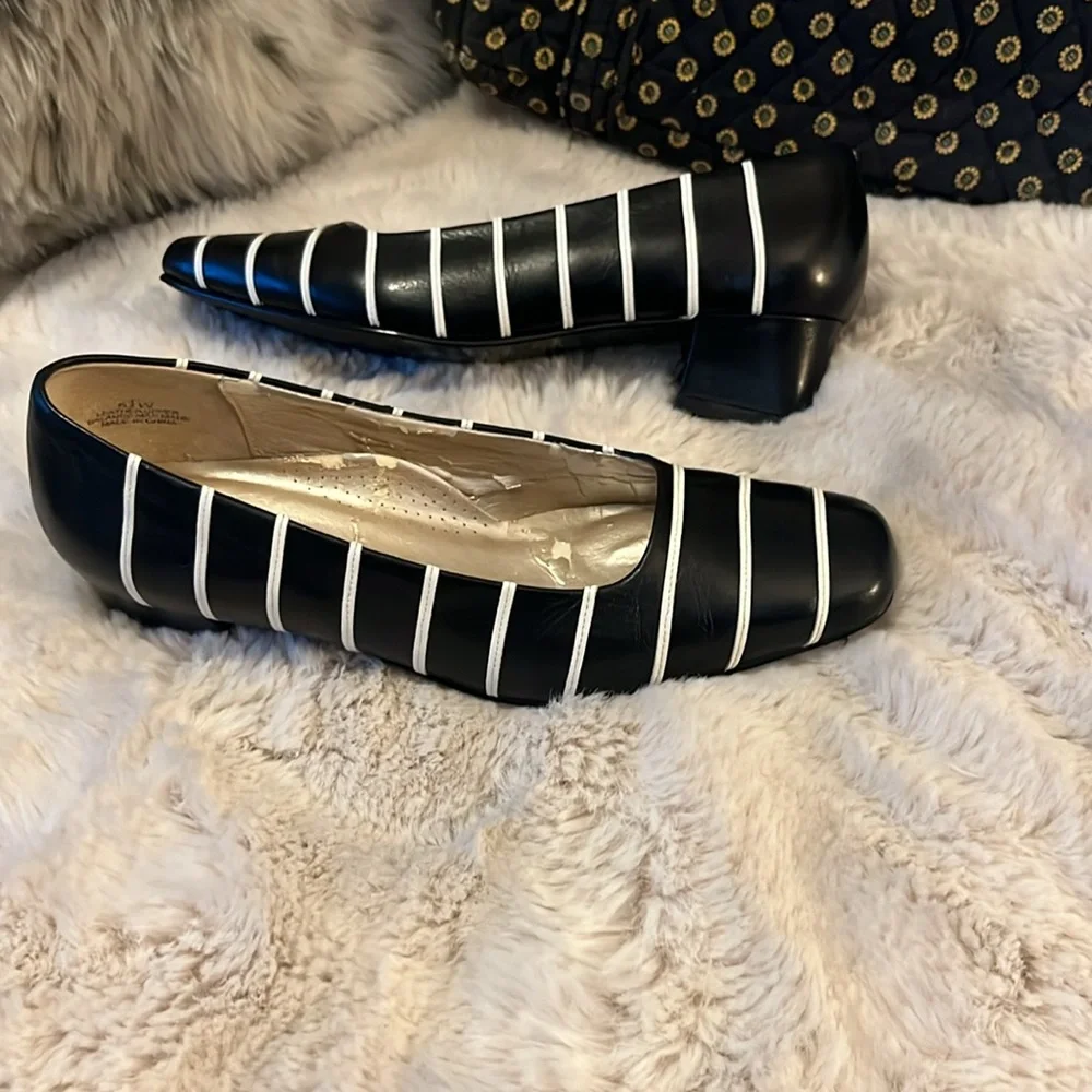 David Tate Womens Black and White Striped Leather Slip On Pumps Heels Sz 6.5W